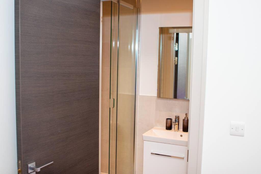 Stunning 1-Bedroom Flat In London! Eksteriør bilde